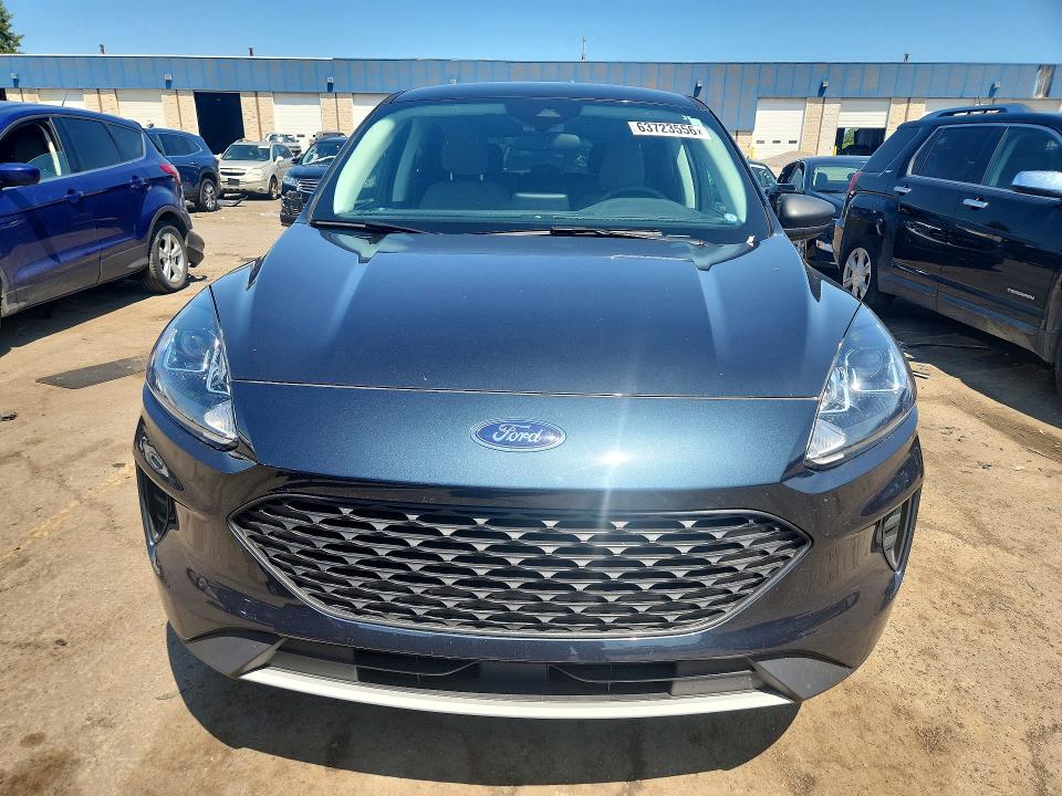 63723556 :رقم المزاد ، 1FMCU9G63NUA00909 vin ، 2022 Ford Escape مزاد بيع