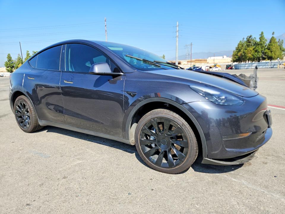 64772966 :رقم المزاد ، 7SAYGDED3SF276598 vin ، 2025 Tesla Model Y مزاد بيع