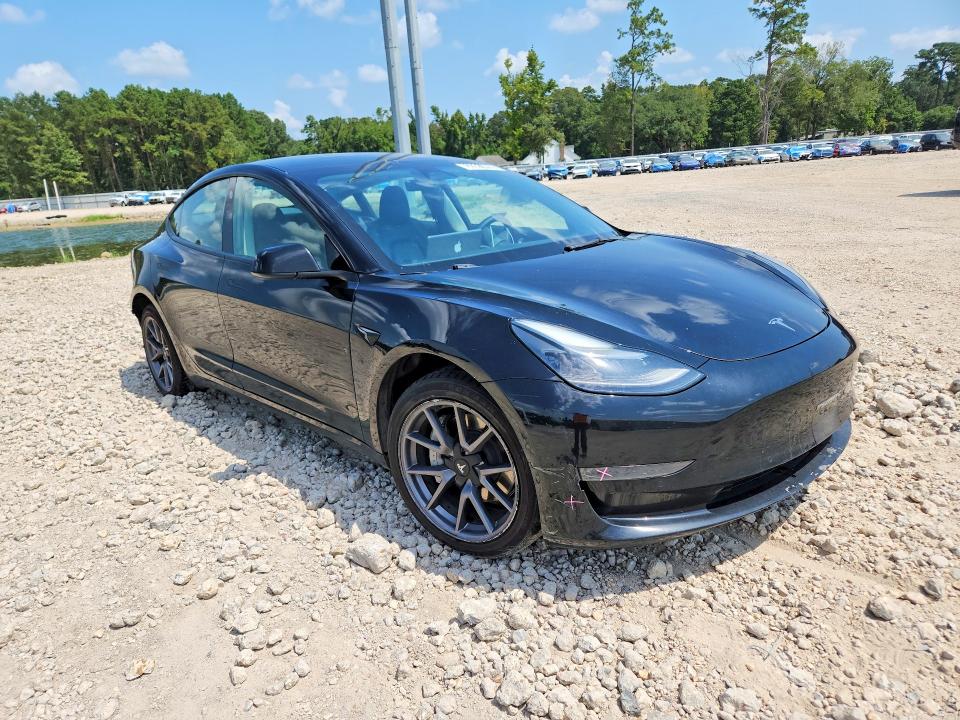 2022 Tesla Model 3 მანქანა იყიდება აუქციონზე, vin: 5YJ3E1EA2NF370218, აუქციონის ნომერი: 63561496