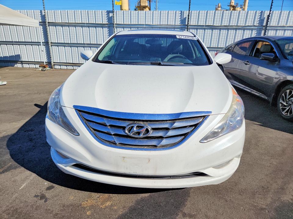 67143536 :رقم المزاد ، 5NPEC4AC3CH377135 vin ، 2012 Hyundai Sonata مزاد بيع