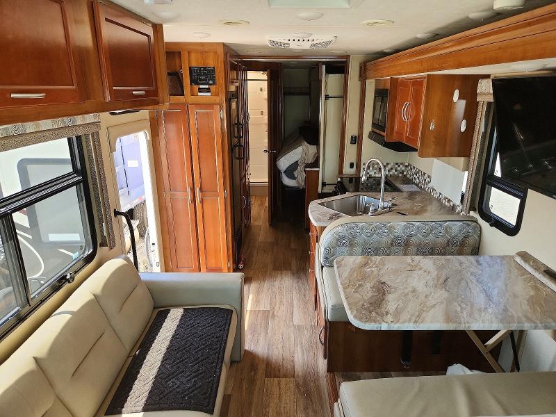 65643316 :رقم المزاد ، 1F64F5DY9J0A13377 vin ، 2018 Coachmen Pursuit مزاد بيع