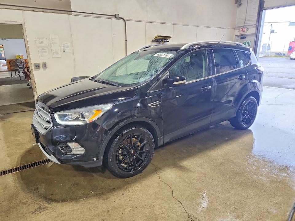 Продажа на аукционе авто 2018 Ford Escape, vin: 1FMCU9J92JUD44261, номер лота: 63045426