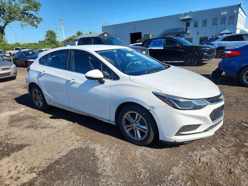 66799366 :رقم المزاد ، 3G1BE6SM7HS582625 vin ، 2017 Chevrolet Cruze مزاد بيع