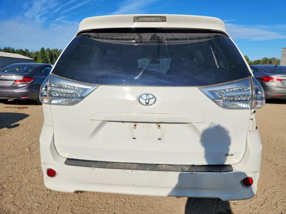 66057326 :رقم المزاد ، 5TDXZ3DCXHS861396 vin ، 2017 Toyota Sienna مزاد بيع