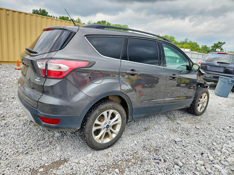 2017 Ford Escape მანქანა იყიდება აუქციონზე, vin: 1FMCU9G98HUB50903, აუქციონის ნომერი: 64554976