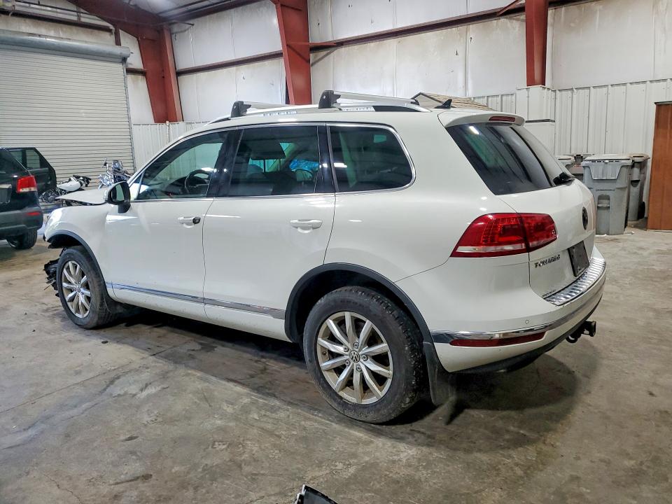 2017 Volkswagen Touareg მანქანა იყიდება აუქციონზე, vin: WVGEF7BP5HD002351, აუქციონის ნომერი: 63925616