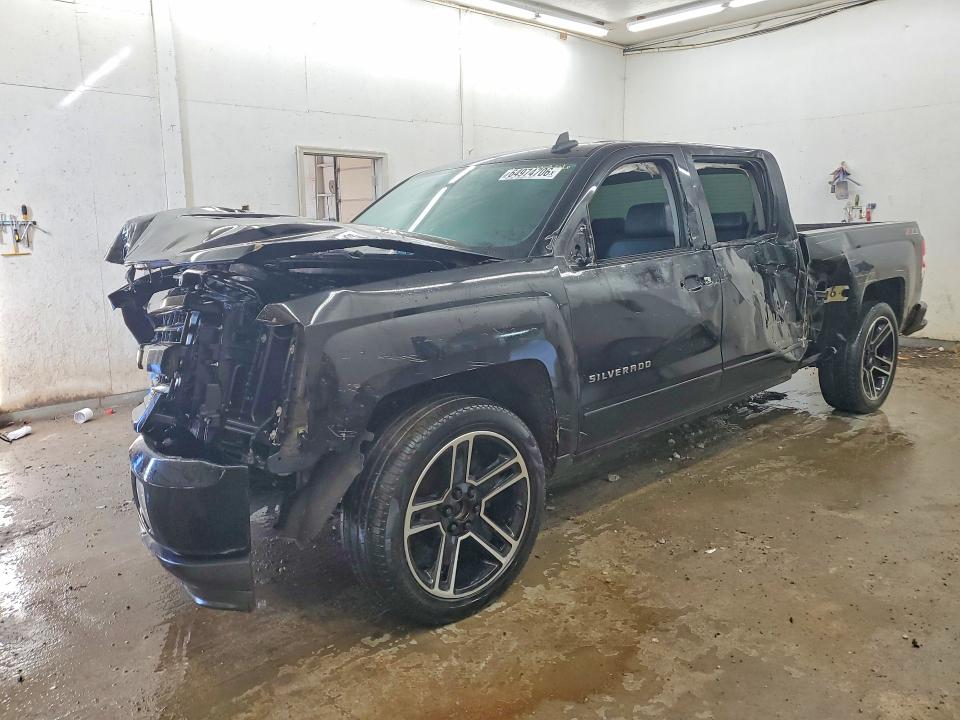 64974706 :رقم المزاد ، 3GCUKREC5JG413421 vin ، 2018 Chevrolet Silverado مزاد بيع