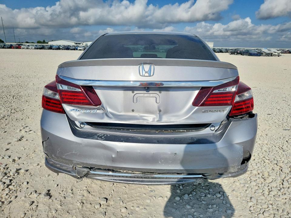 2017 Honda Accord მანქანა იყიდება აუქციონზე, vin: 1HGCR2F58HA023339, აუქციონის ნომერი: 64070356