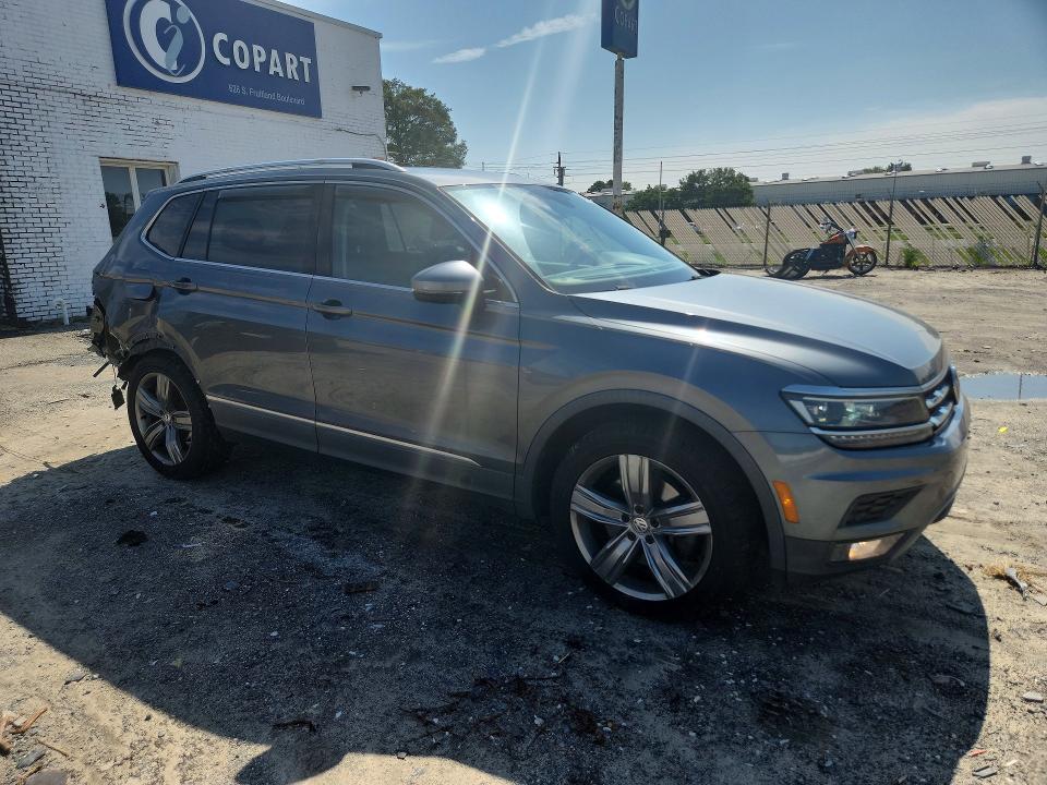 63855186 :رقم المزاد ، 3VV4B7AX7JM003557 vin ، 2018 Volkswagen Tiguan مزاد بيع