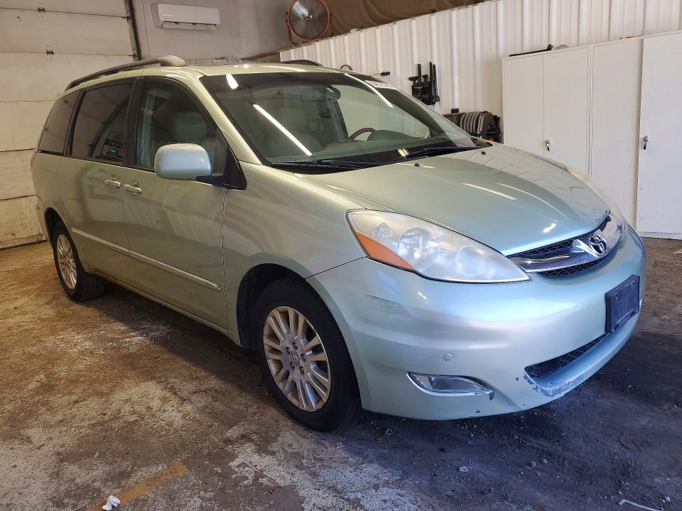 2007 Toyota Sienna მანქანა იყიდება აუქციონზე, vin: 5TDBK22C87S003869, აუქციონის ნომერი: 64125746