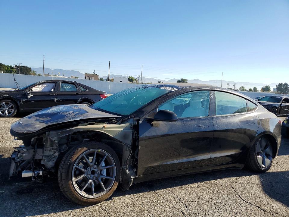 64672266 :رقم المزاد ، 5YJ3E1EA2MF066045 vin ، 2021 Tesla Model 3 مزاد بيع