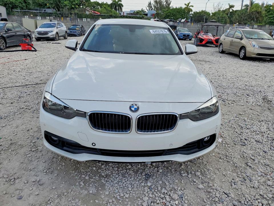 2017 Bmw 320 მანქანა იყიდება აუქციონზე, vin: WBA8E1G39HNU18823, აუქციონის ნომერი: 64557816