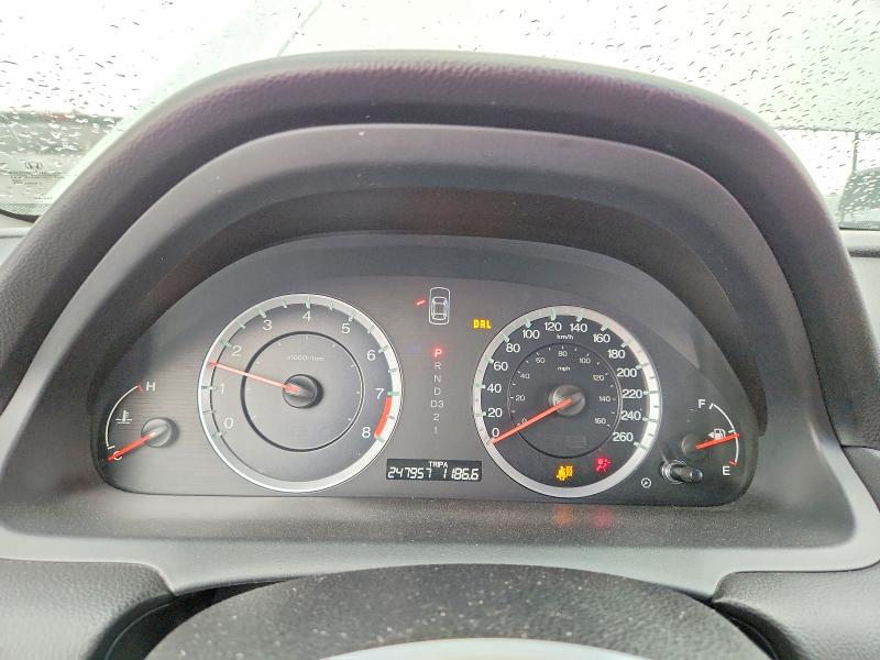 64638656 :رقم المزاد ، 1HGCP2F83BA804678 vin ، 2011 Honda Accord مزاد بيع