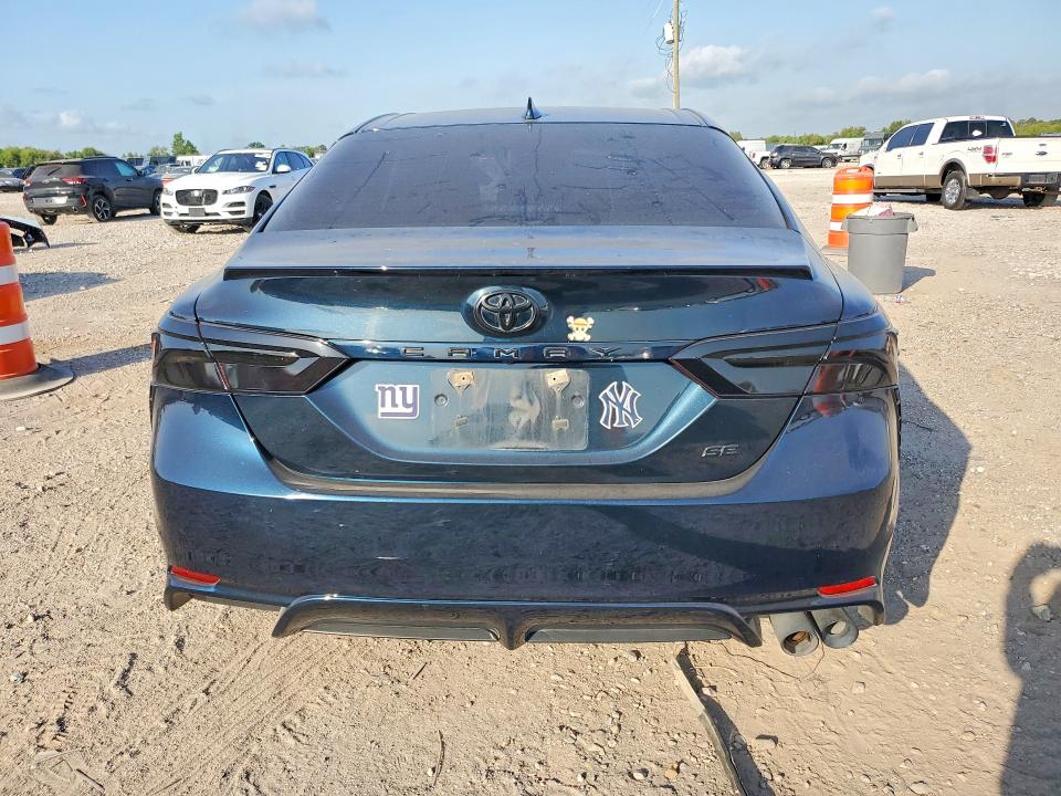 66557946 :رقم المزاد ، 4T1T11AK5MU424803 vin ، 2021 Toyota Camry مزاد بيع