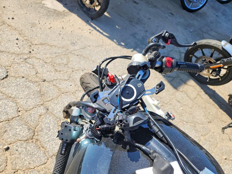 65413196 :رقم المزاد ، JS1GT76A062103120 vin ، 2006 Suzuki Gsx-r1000 مزاد بيع