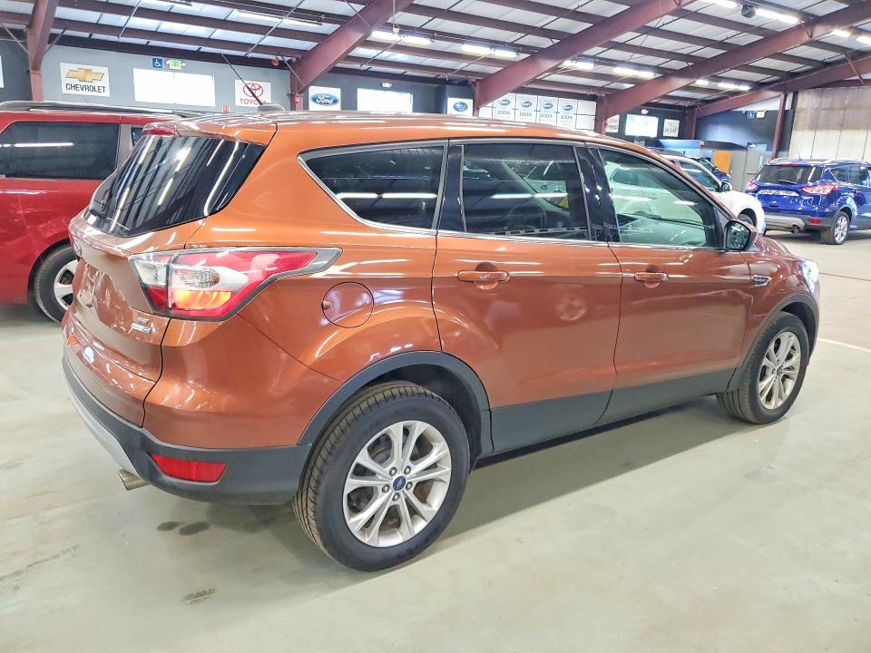 64777126 :رقم المزاد ، 1FMCU9GD1HUA86966 vin ، 2017 Ford Escape مزاد بيع