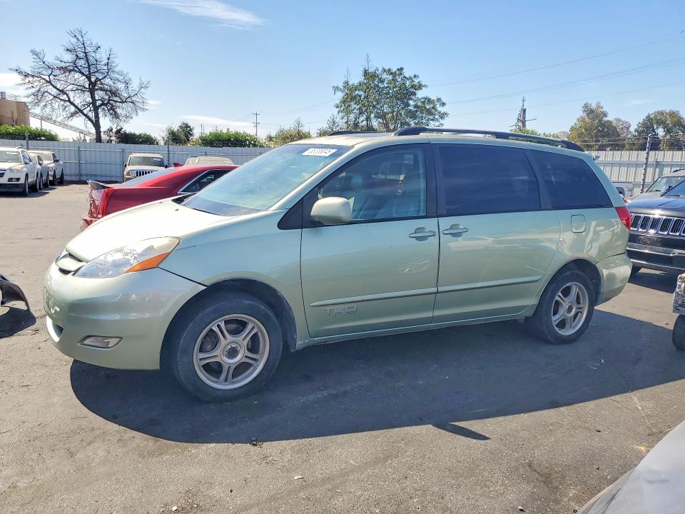 65388046 :رقم المزاد ، 5TDBA22C86S075799 vin ، 2006 Toyota Sienna مزاد بيع