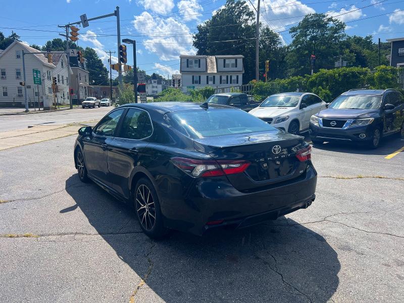 65359296 :رقم المزاد ، 4T1G11AKXMU589392 vin ، 2021 Toyota Camry مزاد بيع