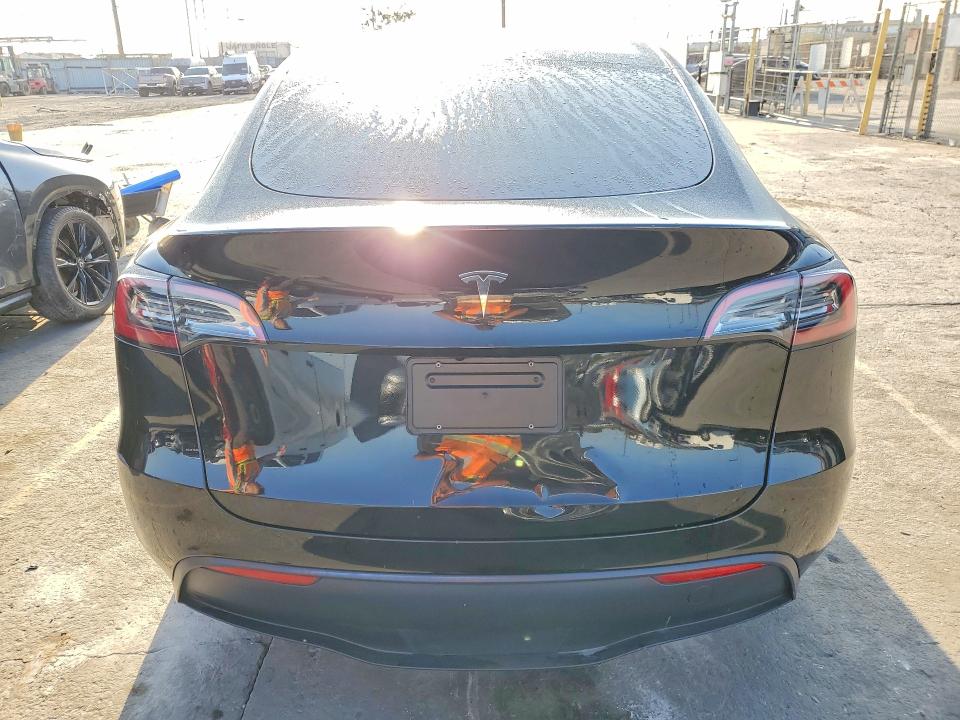 Продаж на аукціоні авто 2024 Tesla Model Y, vin: 7SAYGDED2RF020317, номер лоту: 64403346