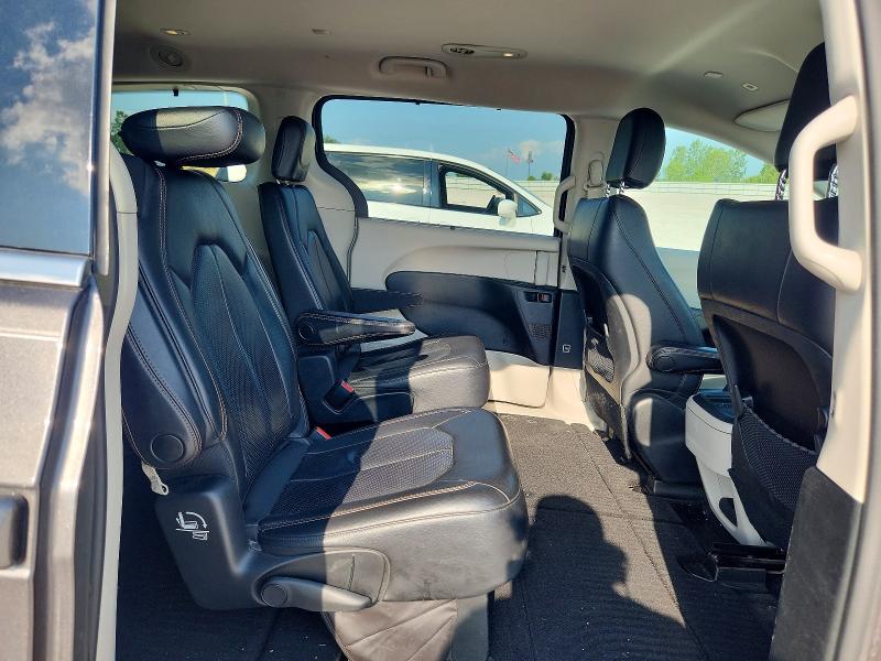 63480516 :رقم المزاد ، 2C4RC1BG3JR236373 vin ، 2018 Chrysler Pacifica مزاد بيع