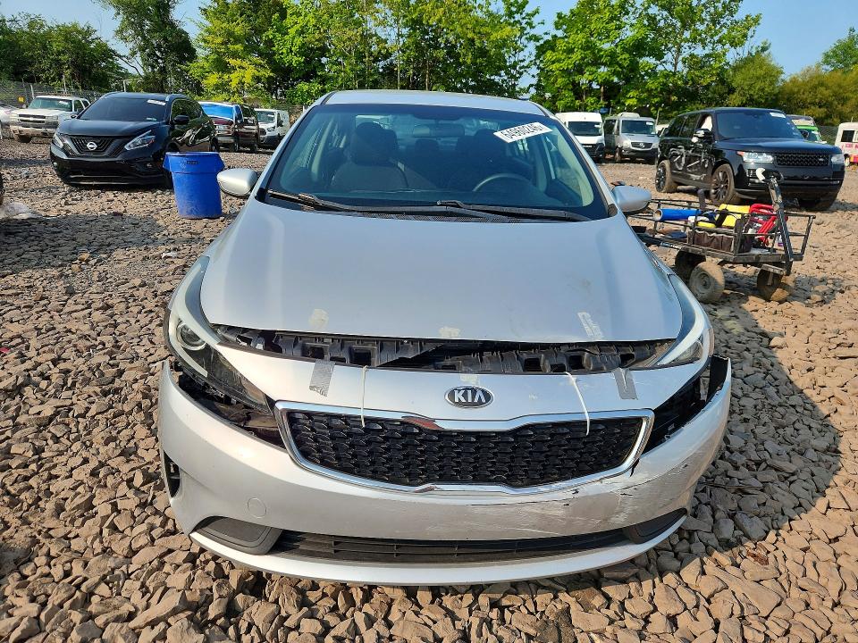 64960246 :رقم المزاد ، 3KPFK4A78JE284302 vin ، 2018 Kia Forte مزاد بيع