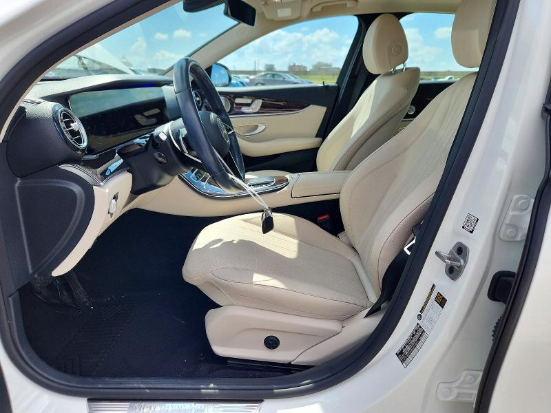 64575526 :رقم المزاد ، W1KZF8DB0MA890800 vin ، 2021 Mercedes-benz E مزاد بيع