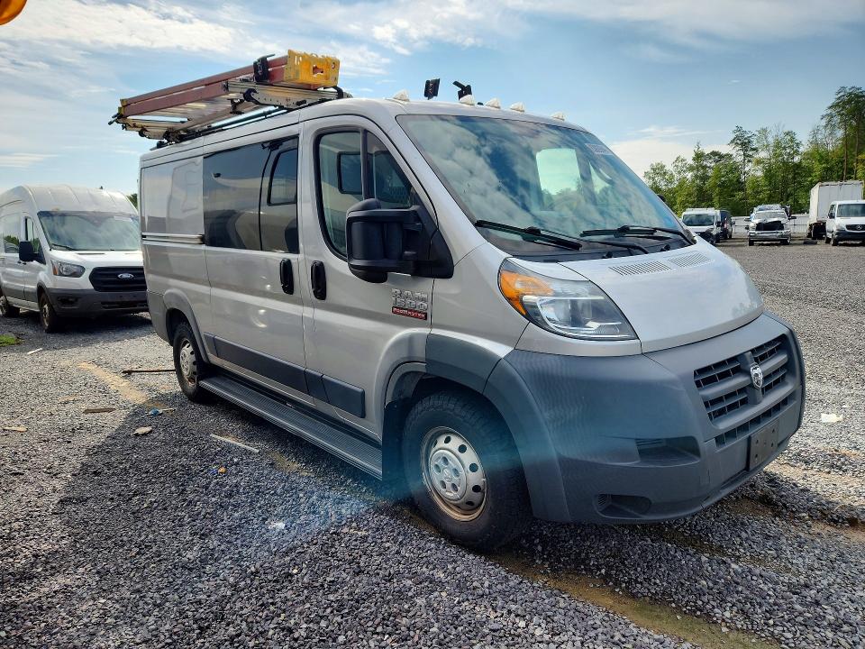 63929946 :رقم المزاد ، 3C6TRVAG1JE147309 vin ، 2018 Ram Promaster 1500 مزاد بيع