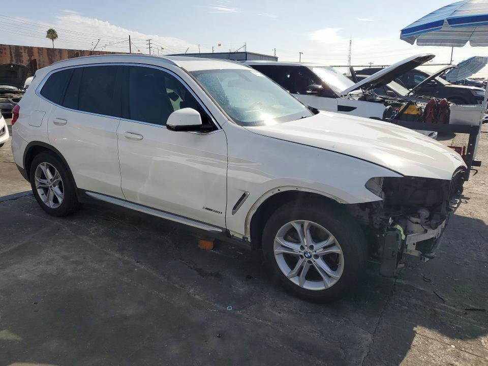 63571076 :رقم المزاد ، 5UXTR9C59JLC79898 vin ، 2018 Bmw X3 مزاد بيع