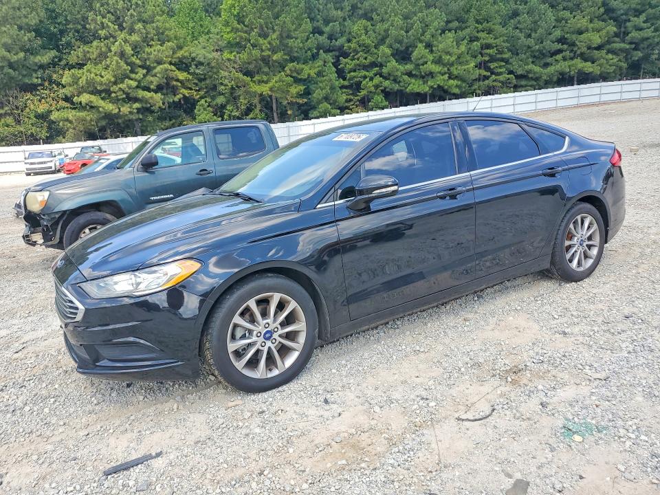 67109726 :رقم المزاد ، 3FA6P0HD6HR262023 vin ، 2017 Ford Fusion مزاد بيع