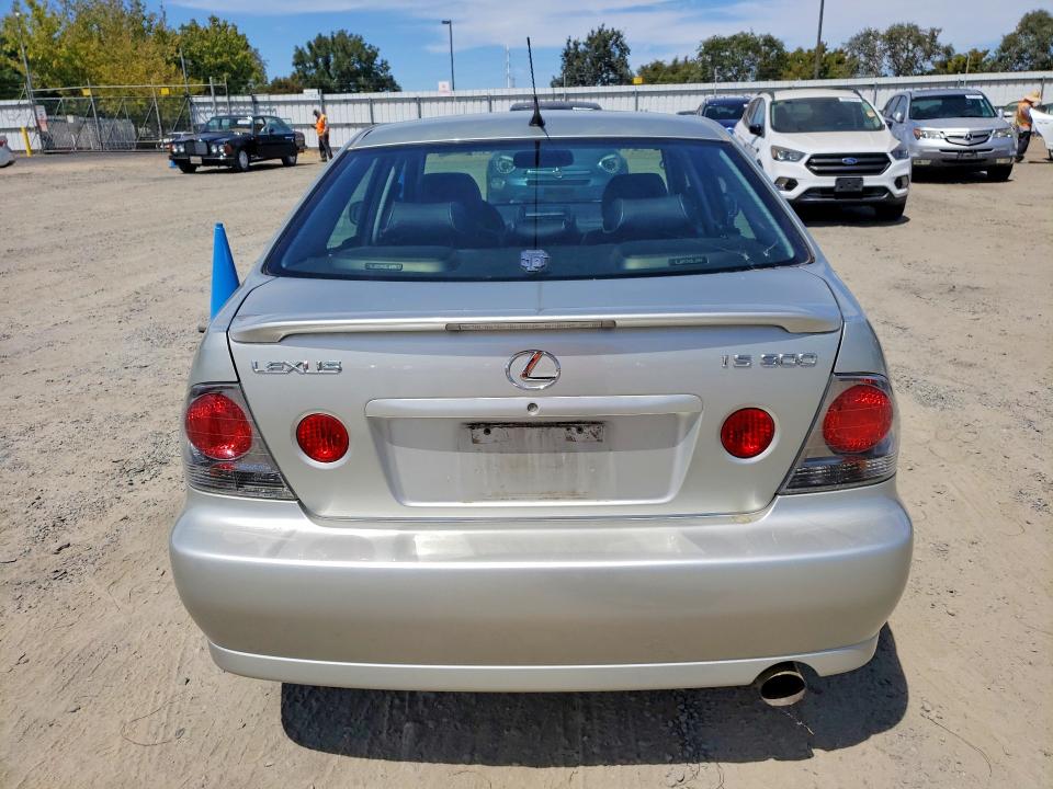 65729826 :رقم المزاد ، JTHBD192340091521 vin ، 2004 Lexus Is مزاد بيع