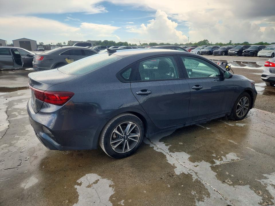 66698436 :رقم المزاد ، 3KPF24AD0RE744215 vin ، 2024 Kia Forte مزاد بيع