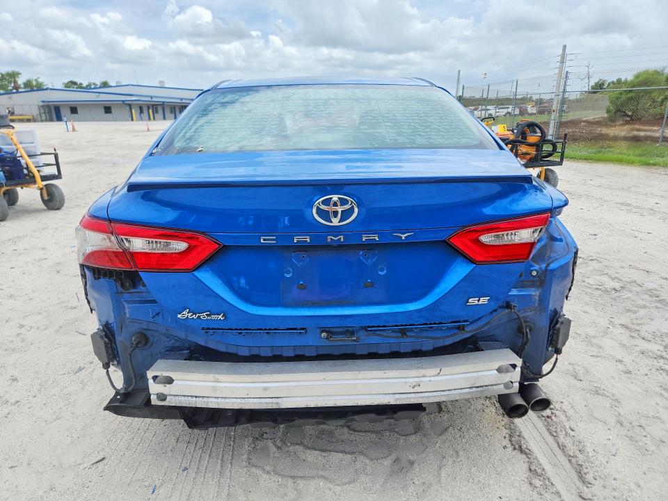 Продаж на аукціоні авто 2018 Toyota Camry, vin: 4T1B11HK4JU010358, номер лоту: 63701756