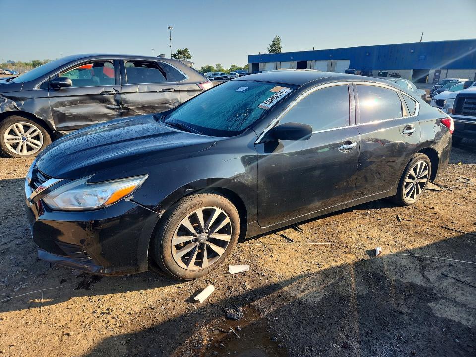 2017 Nissan Altima მანქანა იყიდება აუქციონზე, vin: 1N4AL3AP0HC233479, აუქციონის ნომერი: 63493176