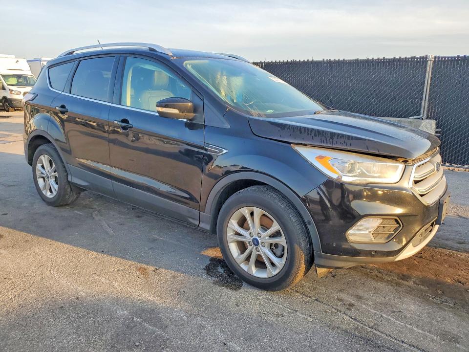 65079706 :رقم المزاد ، 1FMCU9J92JUB33254 vin ، 2018 Ford Escape مزاد بيع