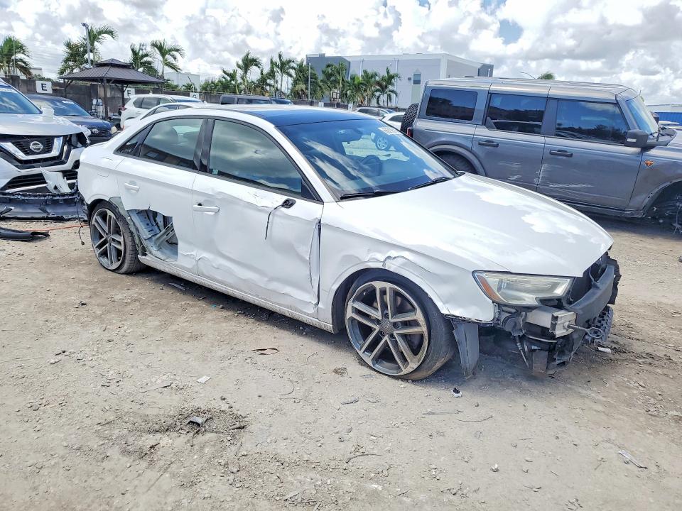 Продаж на аукціоні авто 2017 Audi A3, vin: WAUAUGFF0H1035444, номер лоту: 66216516
