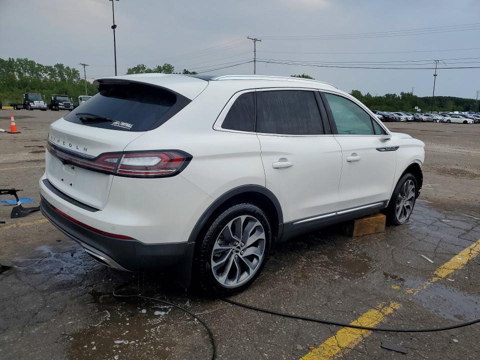 Продажа на аукционе авто 2022 Lincoln Nautilus, vin: 2LMPJ8KP7NBL15050, номер лота: 63898886