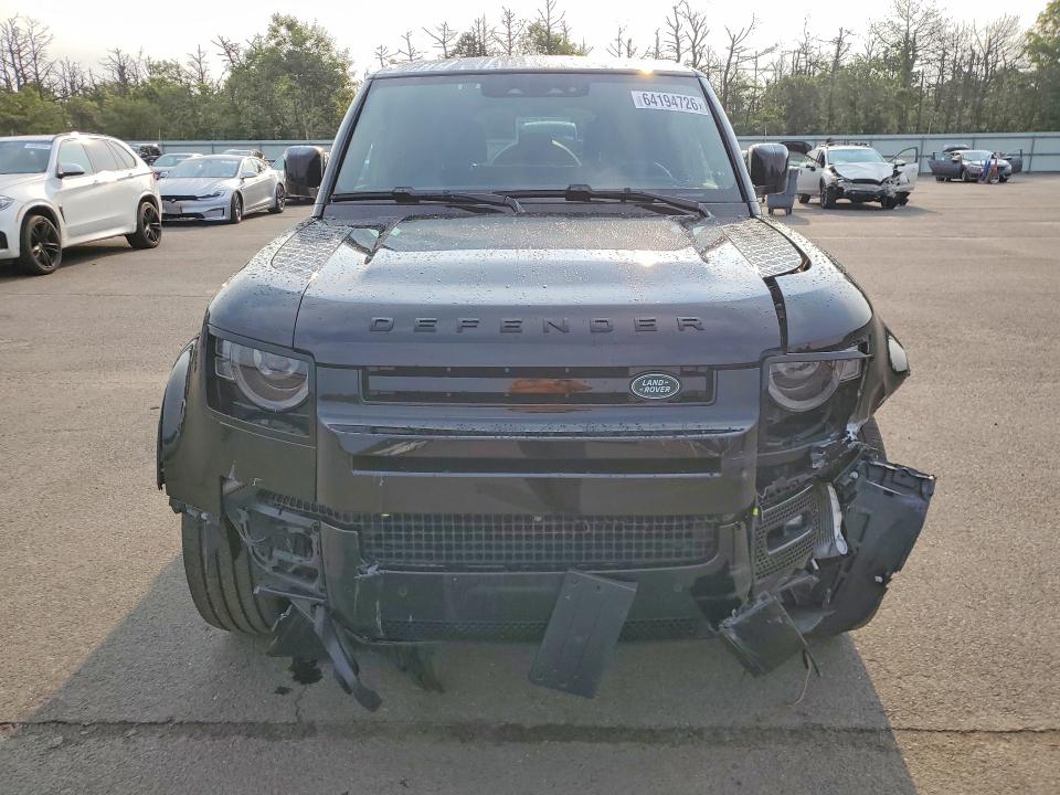 64194726 :رقم المزاد ، SALE27EU7R2334251 vin ، 2024 Land Rover Defender مزاد بيع
