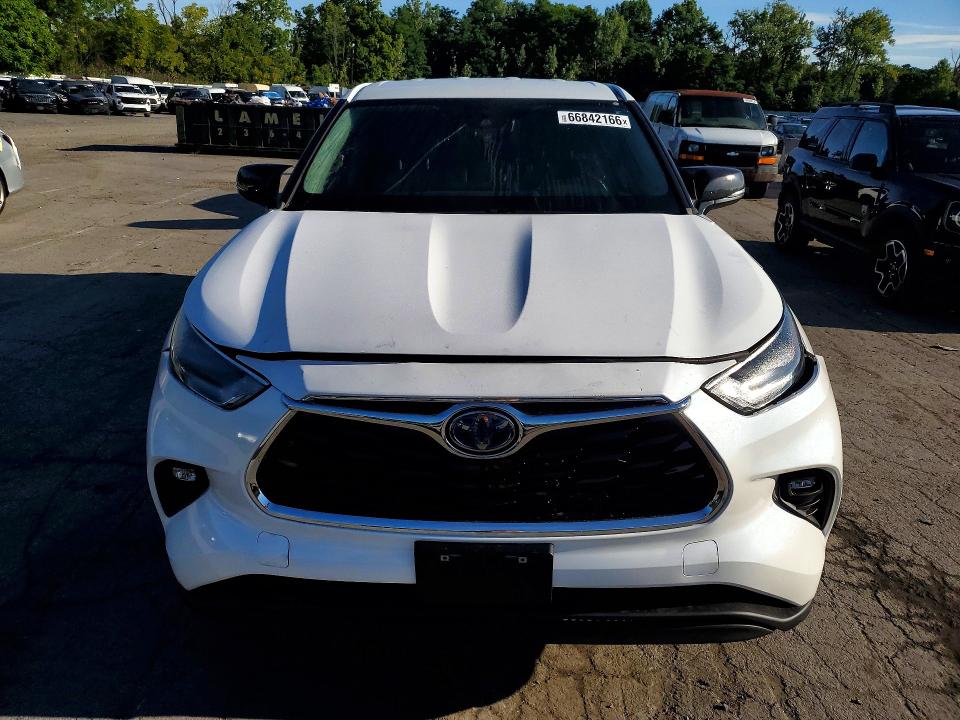 Продажа на аукционе авто 2023 Toyota Highlander Hybrid, vin: 5TDBBRCH7PS106753, номер лота: 66842166