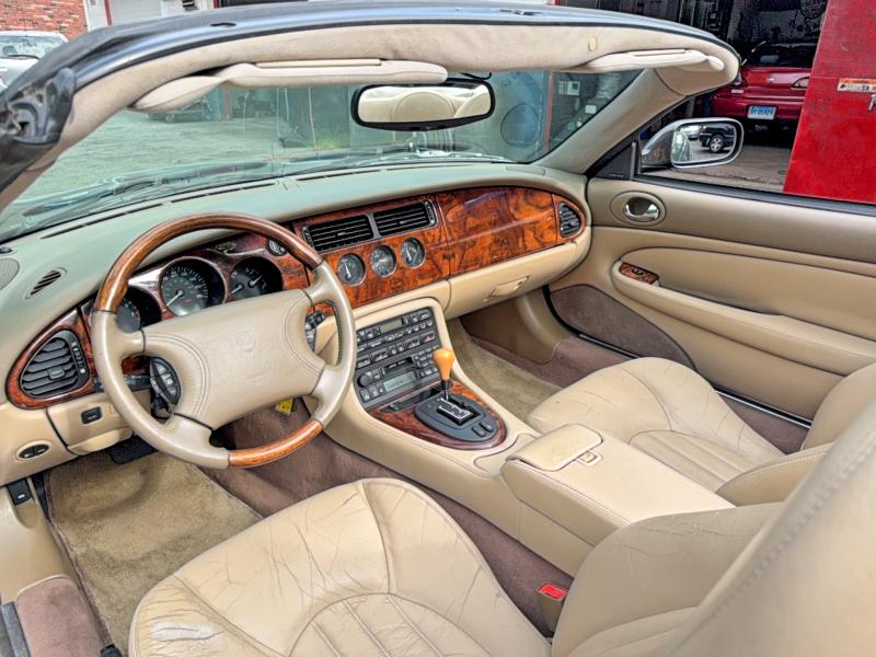1999 Jaguar Xk8 მანქანა იყიდება აუქციონზე, vin: SAJGX2049XC038524, აუქციონის ნომერი: 64196686