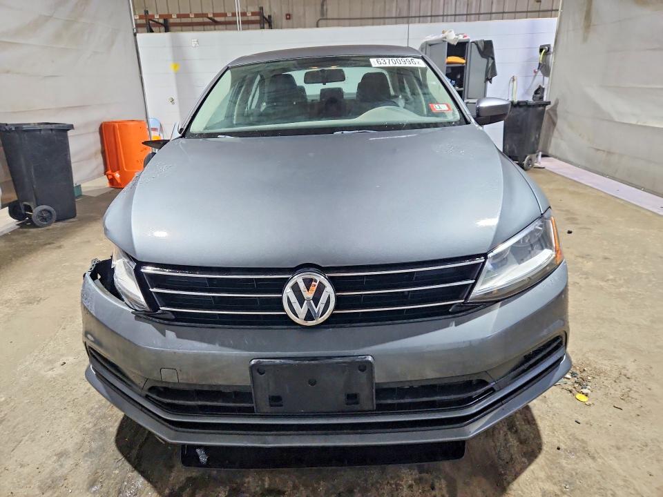 63700996 :رقم المزاد ، 3VW167AJXHM344105 vin ، 2017 Volkswagen Jetta مزاد بيع