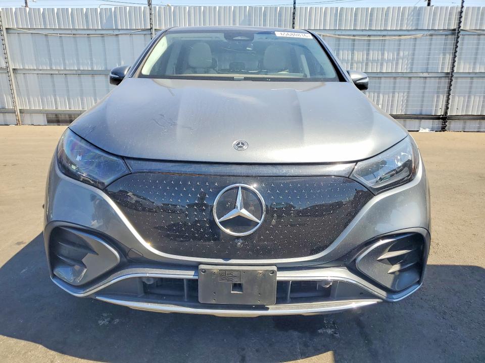 65680816 :رقم المزاد ، 4JGGM1CBXPA038471 vin ، 2023 Mercedes-benz Eqe Suv مزاد بيع