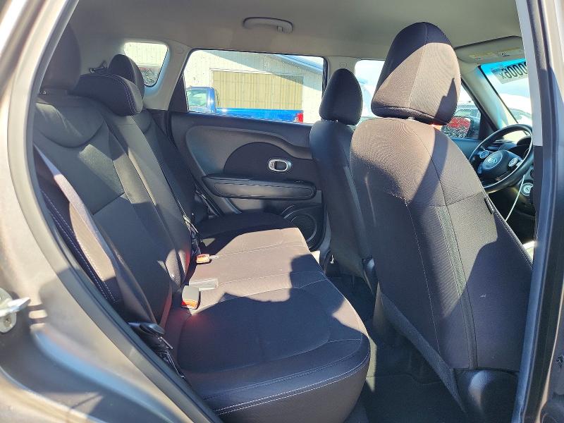 63930006 :رقم المزاد ، KNDJN2A22J7592110 vin ، 2018 Kia Soul مزاد بيع