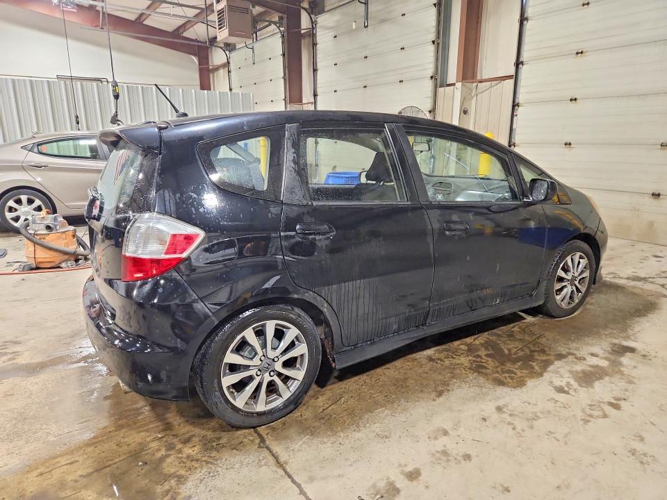 2013 Honda Fit მანქანა იყიდება აუქციონზე, vin: JHMGE8H52DC072819, აუქციონის ნომერი: 64820576