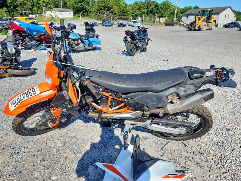 63847926 :رقم المزاد ، VBKLEV40XLM784799 vin ، 2020 Ktm 690 مزاد بيع