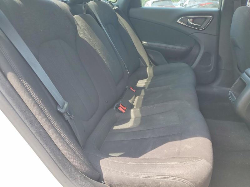64850836 :رقم المزاد ، 1C3CCCAB2FN608723 vin ، 2015 Chrysler 200 مزاد بيع