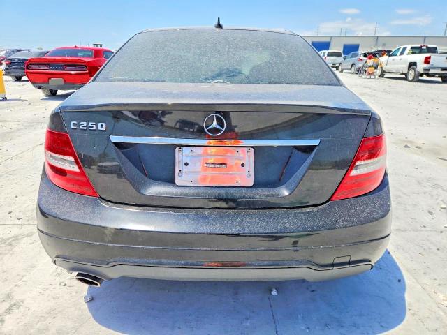 2012 Mercedes-benz C მანქანა იყიდება აუქციონზე, vin: WDDGF4HB2CR238884, აუქციონის ნომერი: 65508976