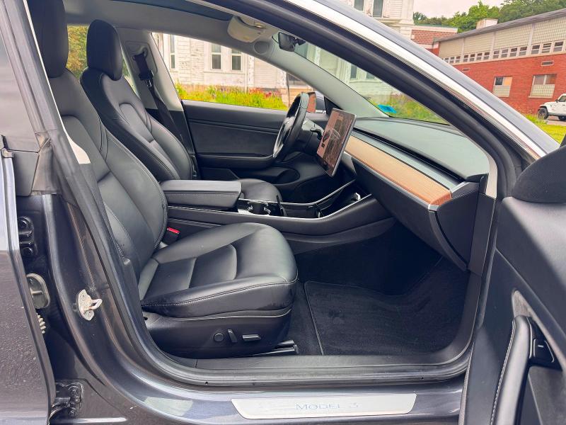 Продажа на аукционе авто 2018 Tesla Model 3, vin: 5YJ3E1EB6JF054422, номер лота: 65812386