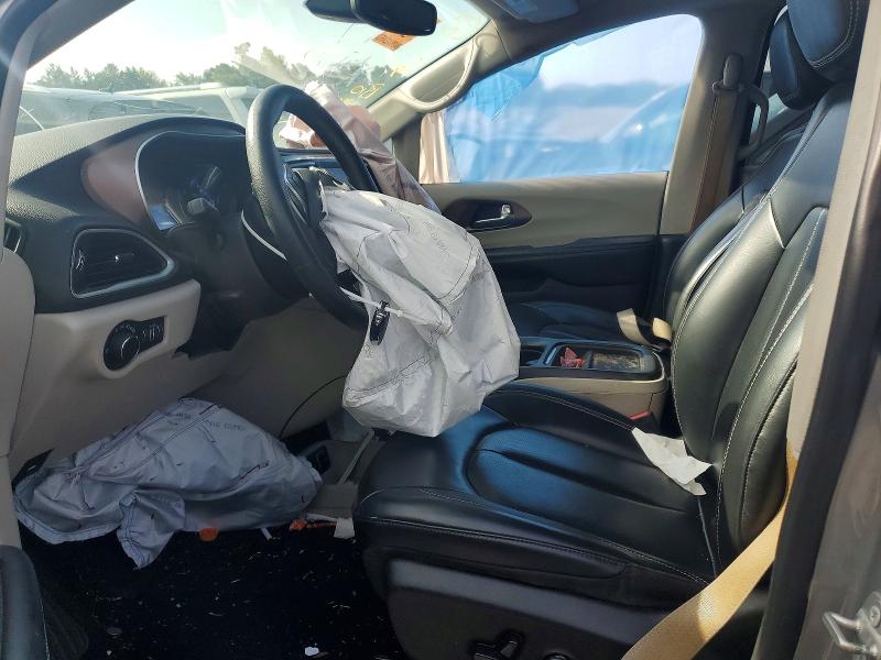 61428746 :رقم المزاد ، 2C4RC1DG0LR265698 vin ، 2020 Chrysler Voyager مزاد بيع