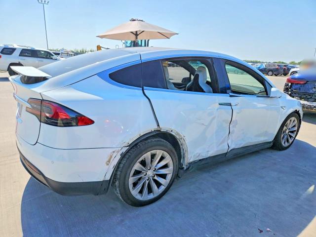 2016 Tesla Model X მანქანა იყიდება აუქციონზე, vin: 5YJXCAE22GF017044, აუქციონის ნომერი: 66267076
