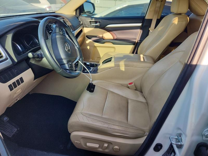 51330696 :رقم المزاد ، 5TDKKRFH9FS068016 vin ، 2015 Toyota Highlander مزاد بيع